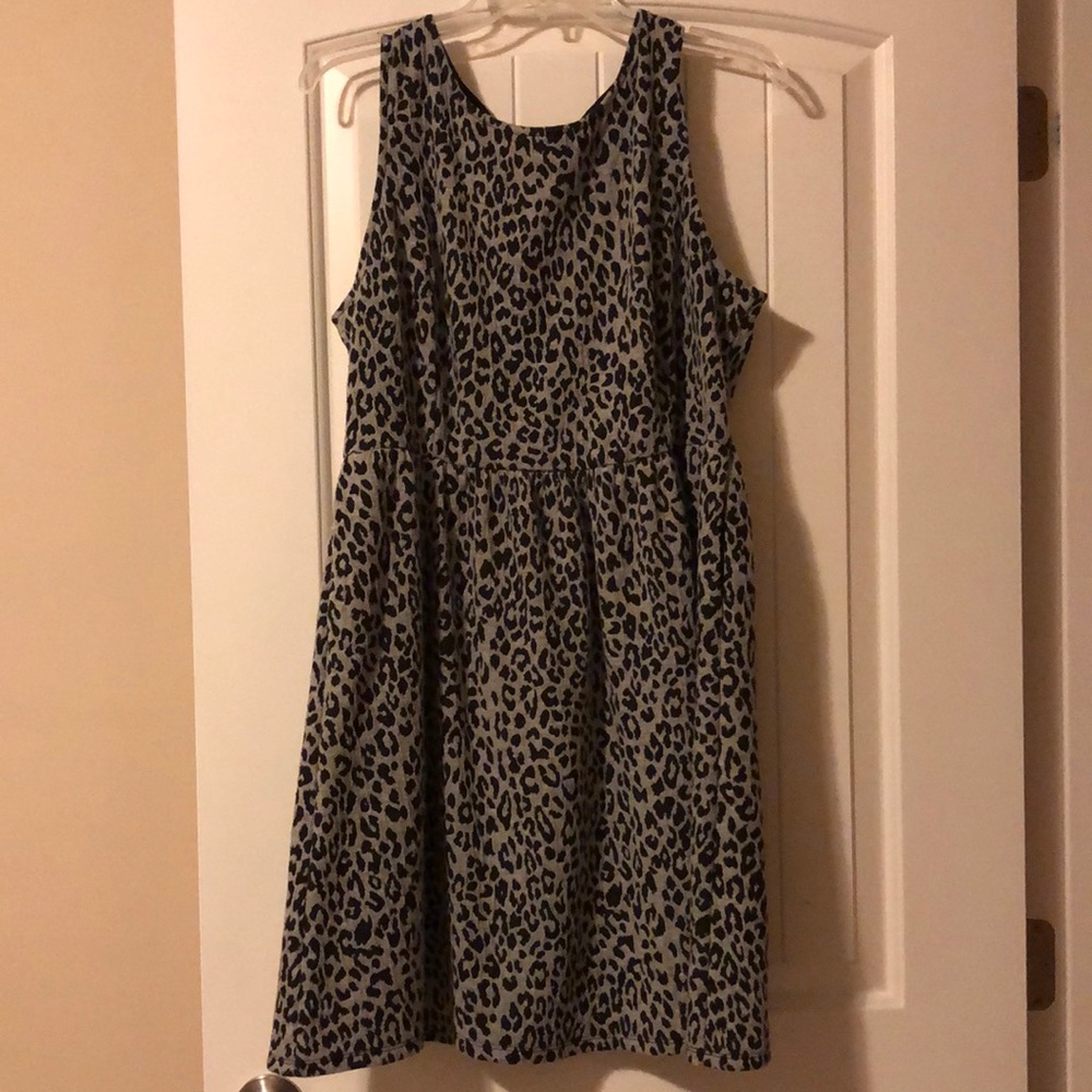 XL Apt 9 Leopard Dress great condition! Smoke free home